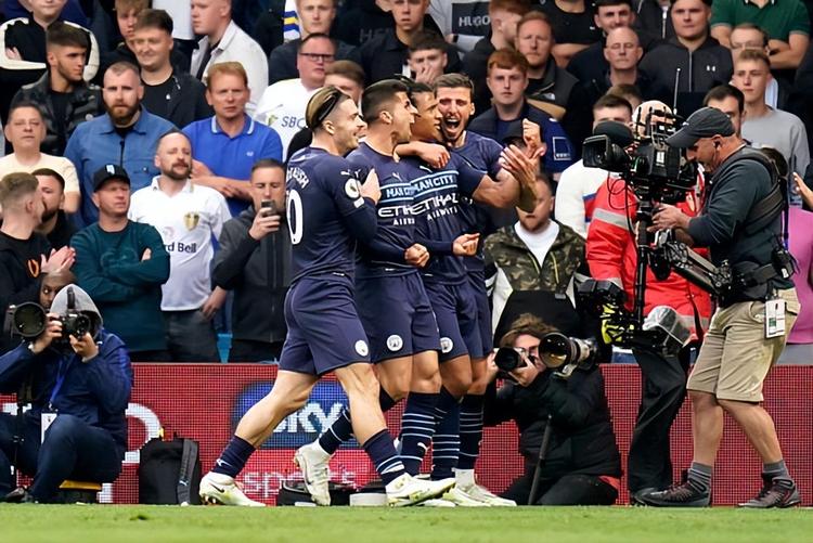 图片报：阿德耶米妻子希望他能选择一个欧洲大城市作为下一站（图片报：阿德耶米妻子盼他将下一站选在欧洲大都市）