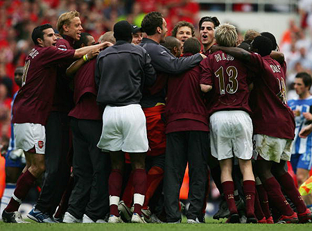 冷门夜？天空预测本轮英超：枪手平维拉，曼城红军热刺全输球（英超或迎冷门夜？天空体育预测：阿森纳平维拉，曼城、利物浦、热刺皆告负）