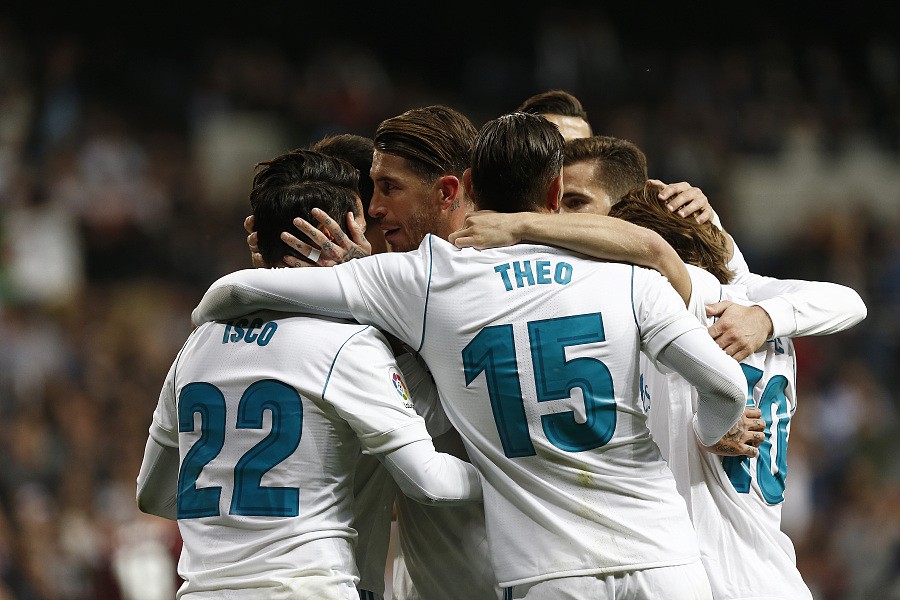 纽卡斯尔新援前锋表现不佳，转会费花销巨大，球队成绩欠佳。