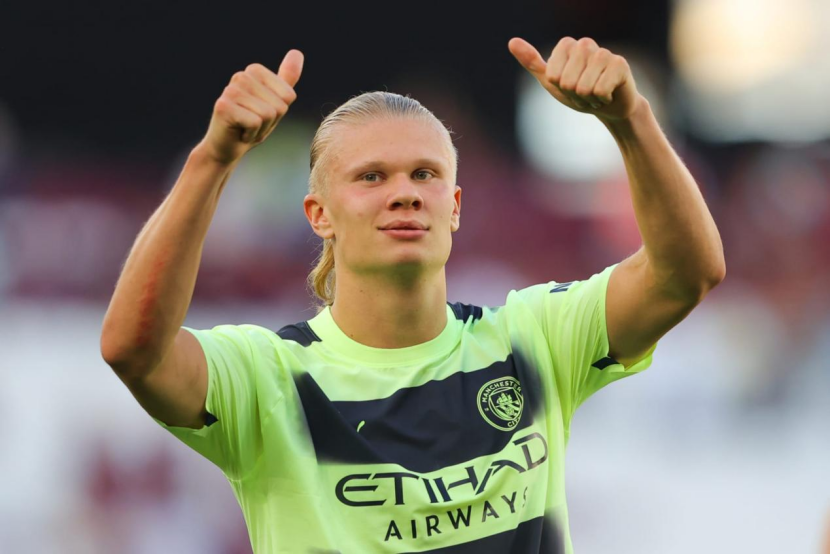 英博收官战以62330人刷新赛季中超上座纪录，比苏超单场最高多1人（英博收官战观众达62,330人，创本赛季中超上座新高，较苏超单场纪录多1人）