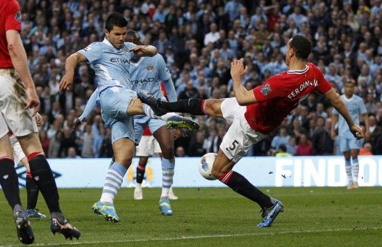 切尔西客战伯恩利冲击7连胜，历史数据呈碾压之势（切尔西客场对阵伯恩利冲击七连胜，历史交锋占据压倒性优势）