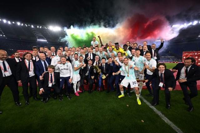 天空：谢什科在对热刺的比赛中膝盖受伤，将至少伤缺一个月（天空体育：谢什科对阵热刺膝盖受伤，至少缺阵一个月）